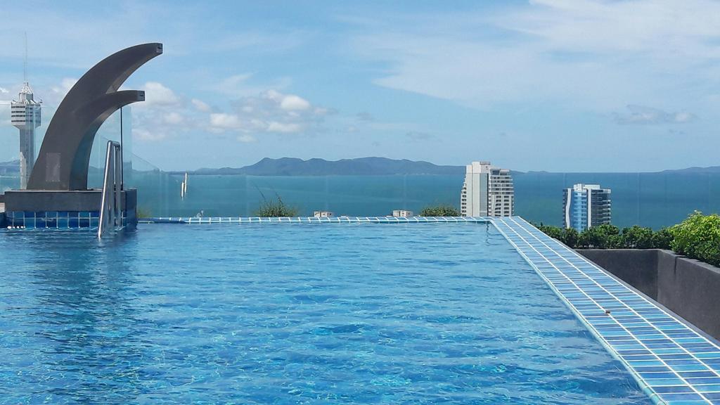 Apartemen Luxury Seaview The Peak Towers 200m To
